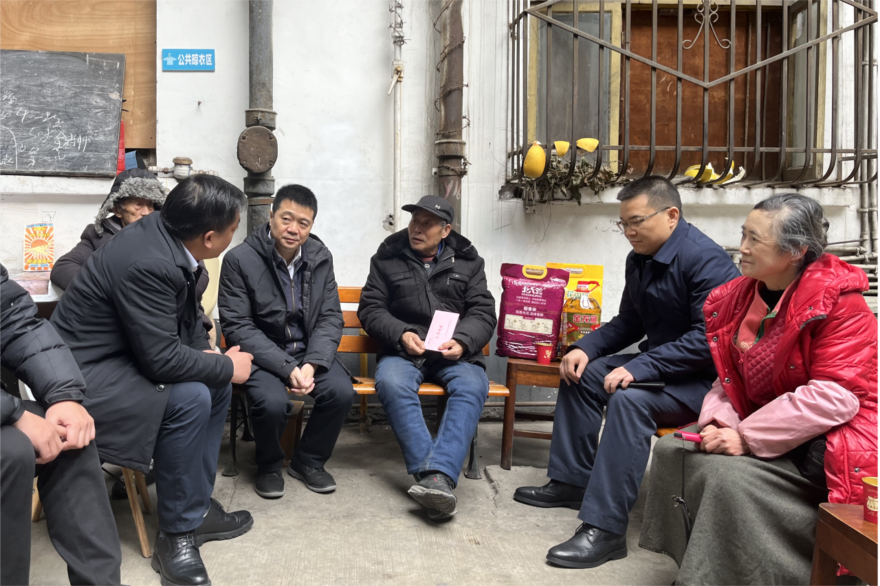 省尊龙凯时集团领导班子成员走访慰问生活困难党员、老党员、老干部